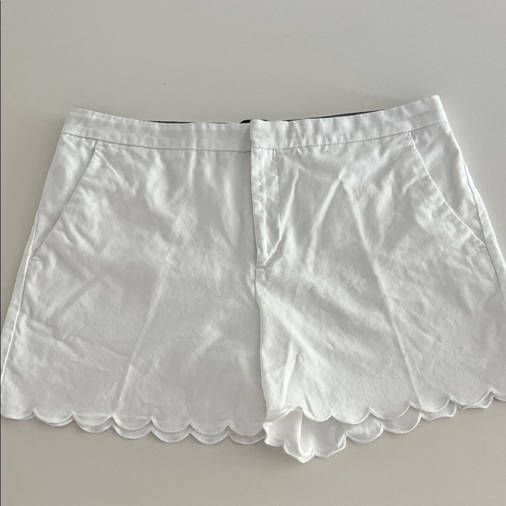 Banana Republic scallop edge shorts